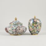 1786&nbsp;5276&nbsp;VASES AND COVERS